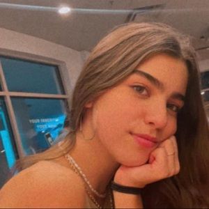 Meet your Posher, María